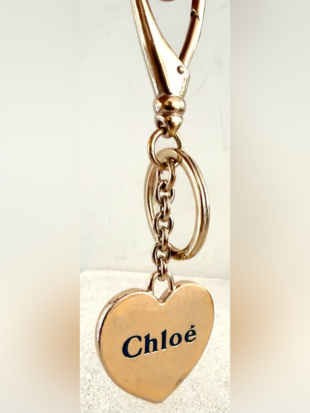 LOW START! - CHLOÉ Gold Tone Heart Logo Keychain Bag Charm - Picture 6 of 7